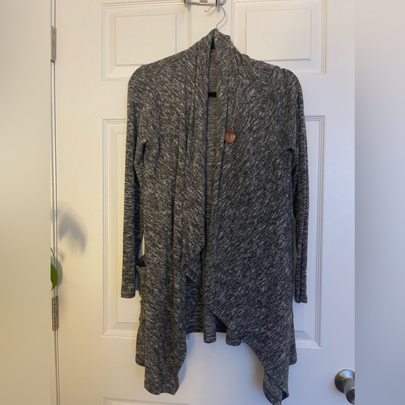 Bobeau Cardigan - Picture 2 of 4